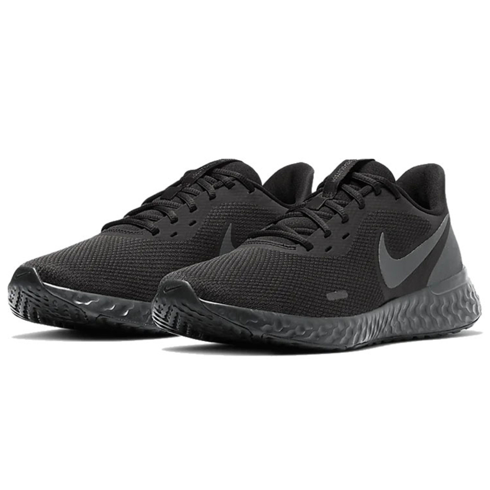 Nike REVOLUTION 5