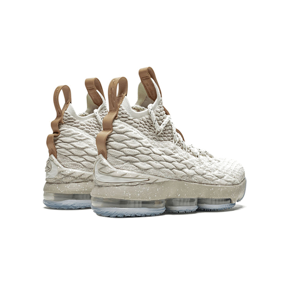 Nike Lebron 15