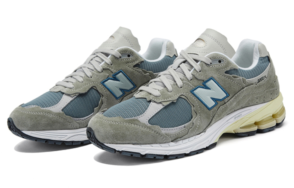 New Balance NB 2002R