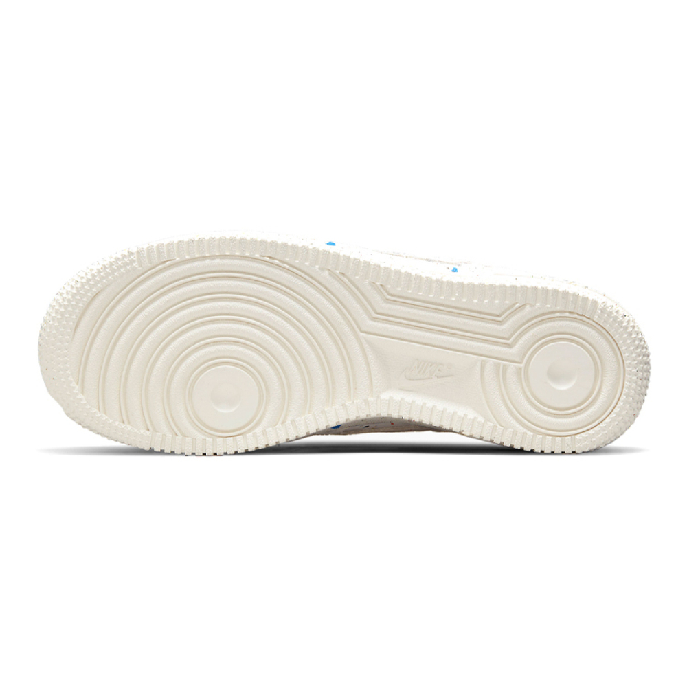 Nike Air Force 1 LV8 3