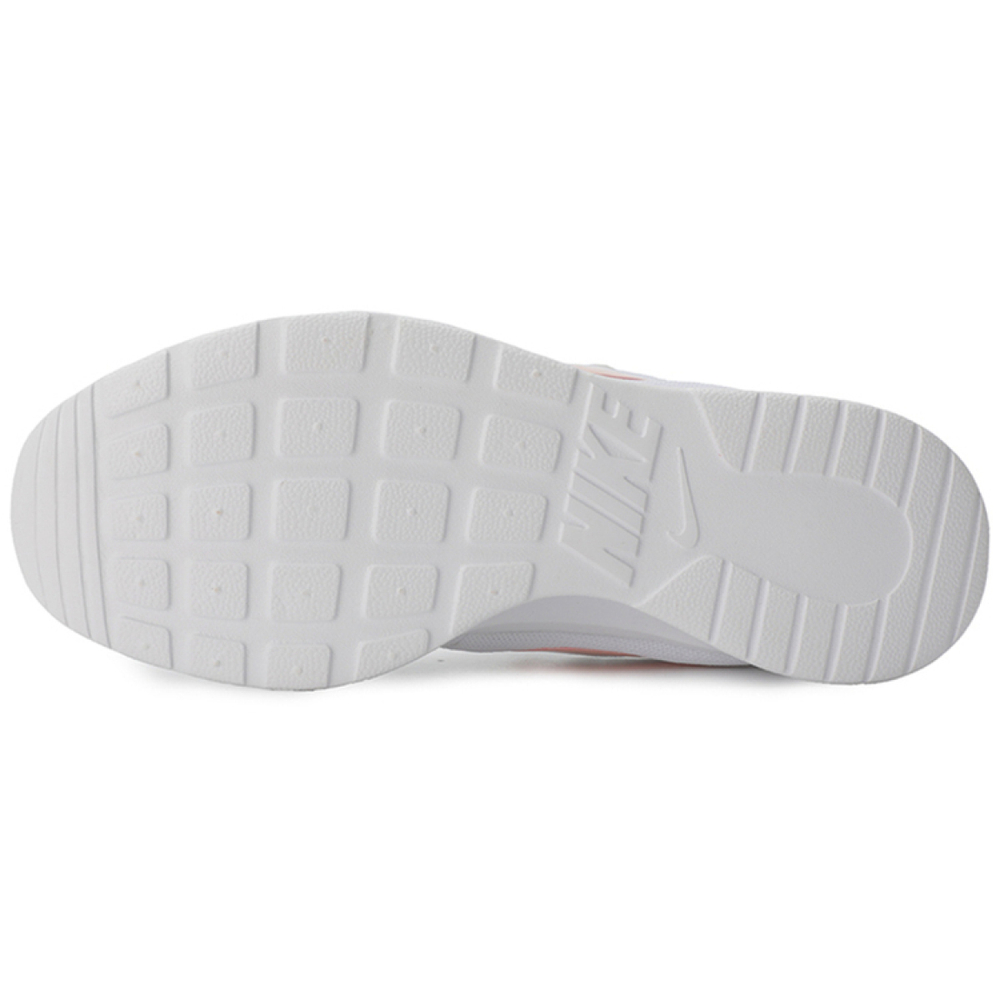Nike Tanjun