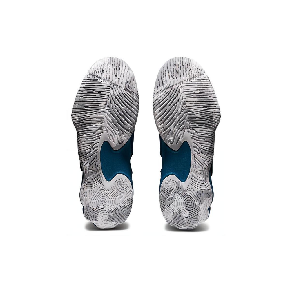 Asics Invade Nova