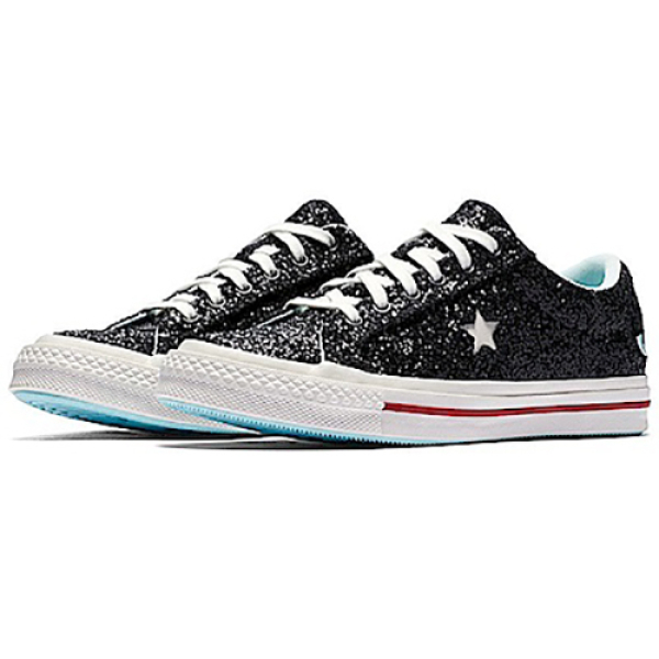 CHIARA FERRAGNI x Converse One Star