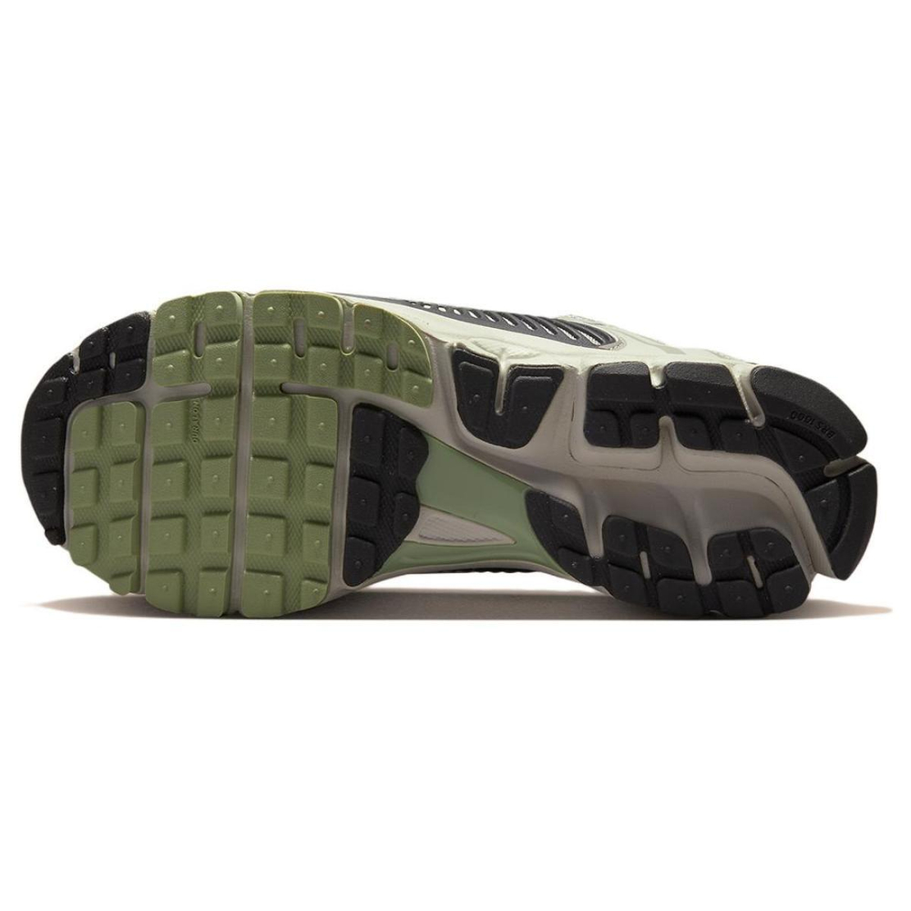 Nike Air Zoom Vomero 5