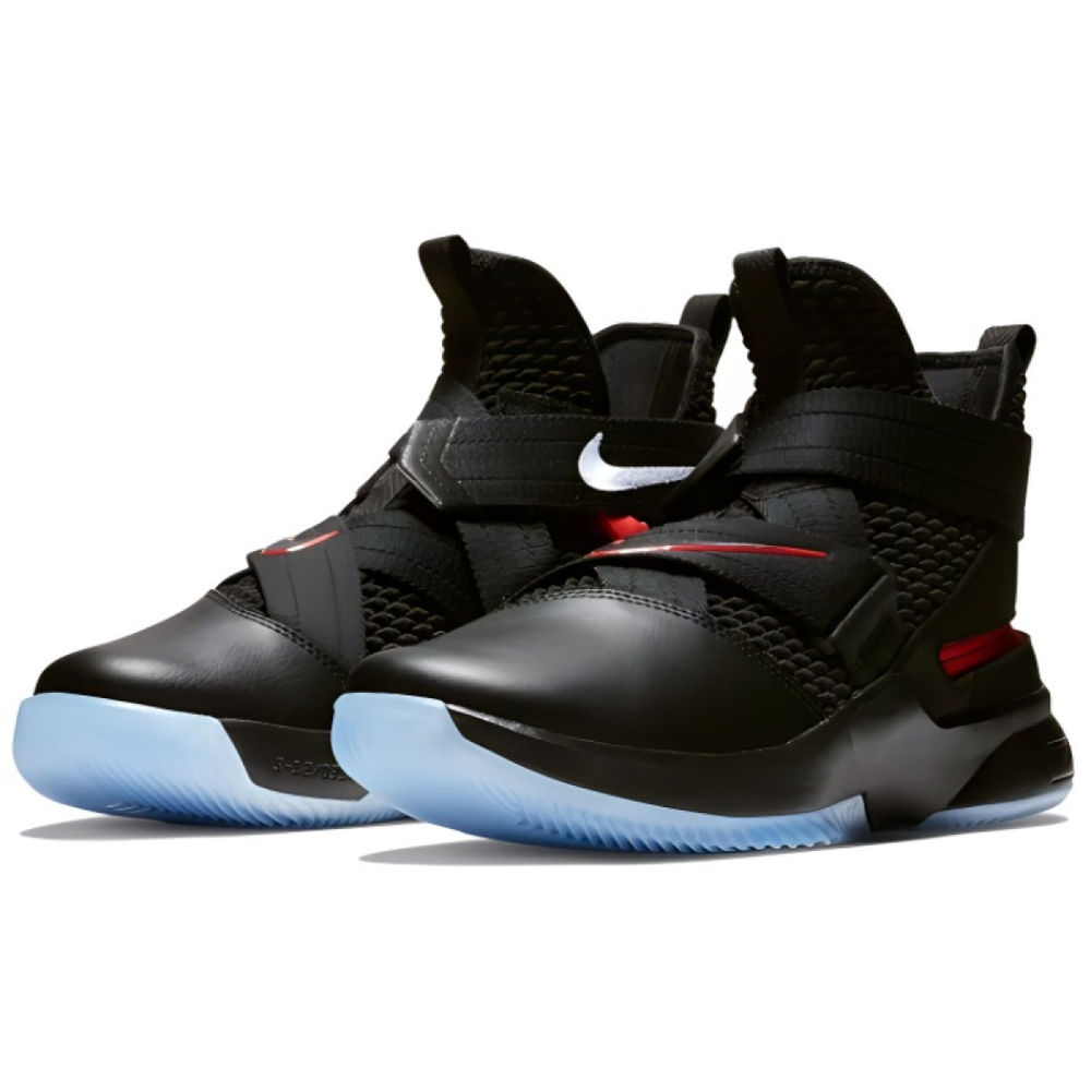 Nike zoom soldier 12