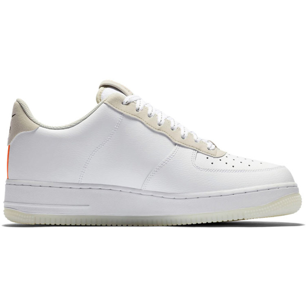 Nike Air Force 1 07 LV8