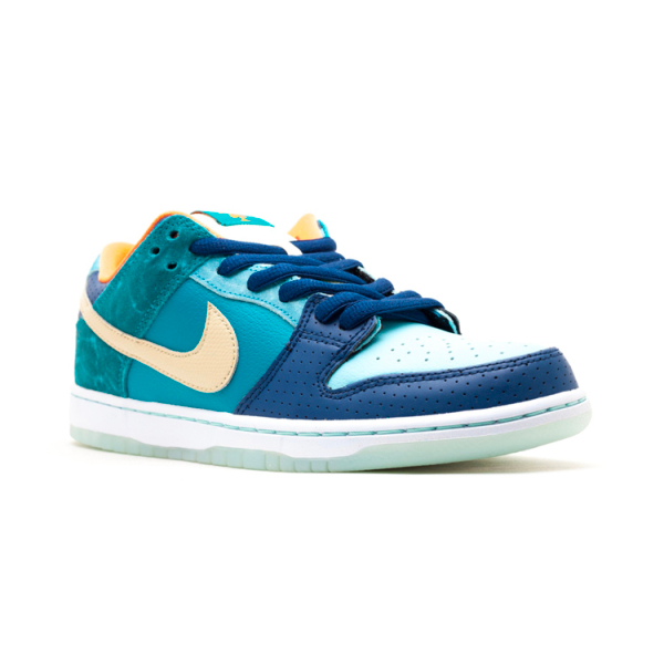 Nike Dunk SB MIA Skate Shop