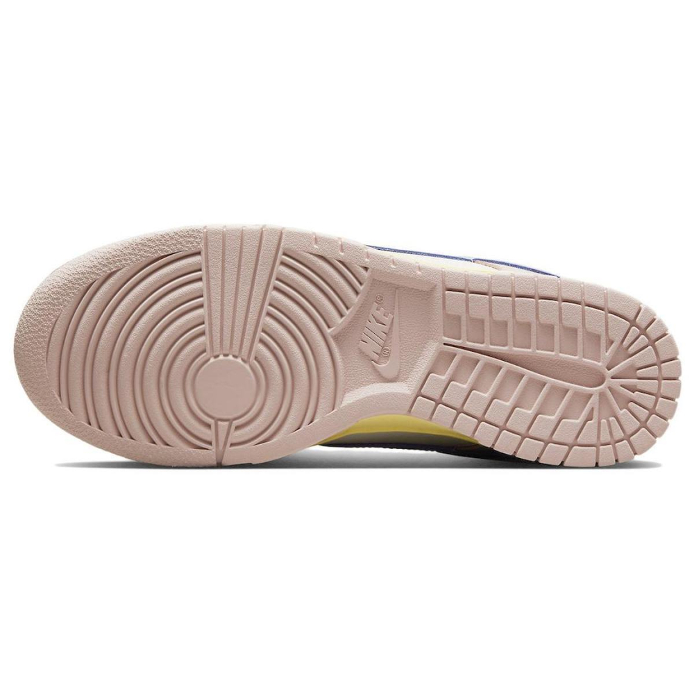 Nike Dunk pink oxford