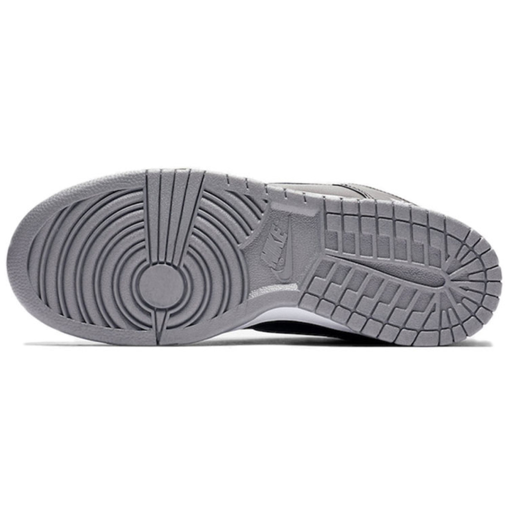 Supreme x Nike Dunk SB Metallic Silver