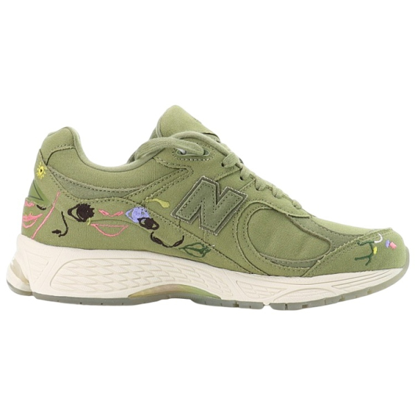 Bryant Giles x New Balance NB 2002R