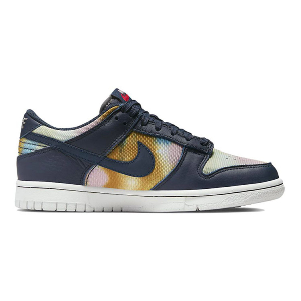 Nike Dunk SE "Graffiti"