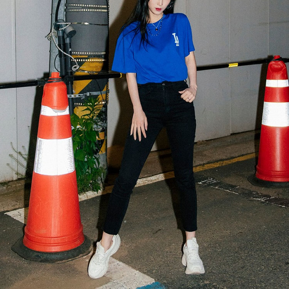MLB T