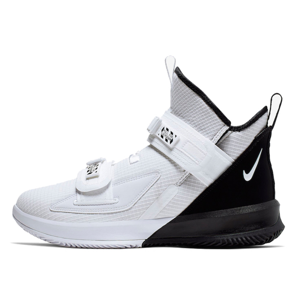 Nike zoom soldier 13 13