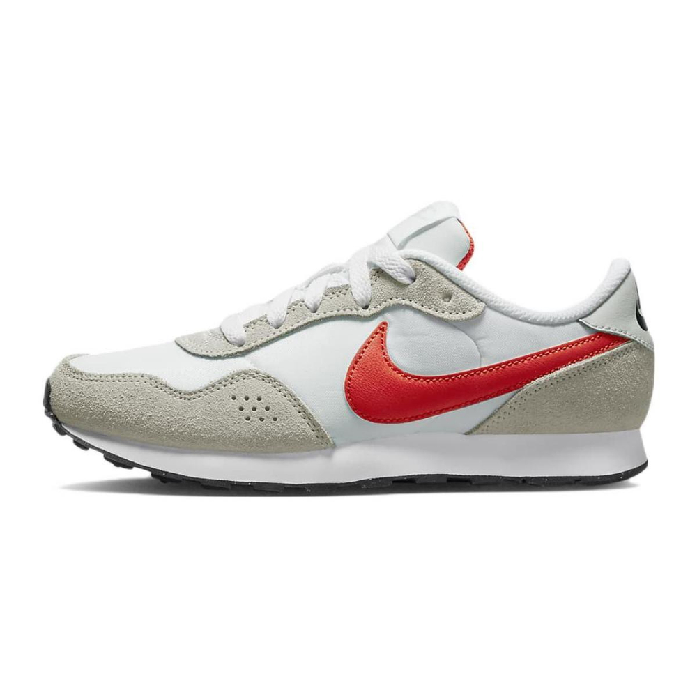 Nike MD Valiant