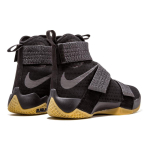 Nike zoom soldier 10