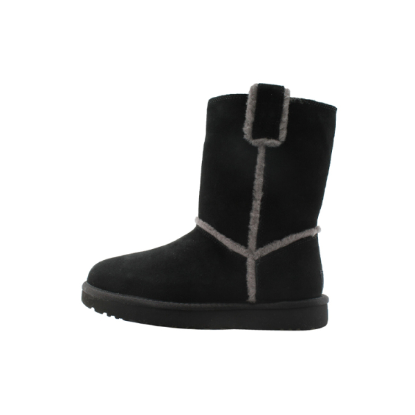 UGG CLASSIC SHORT Spill Seam
