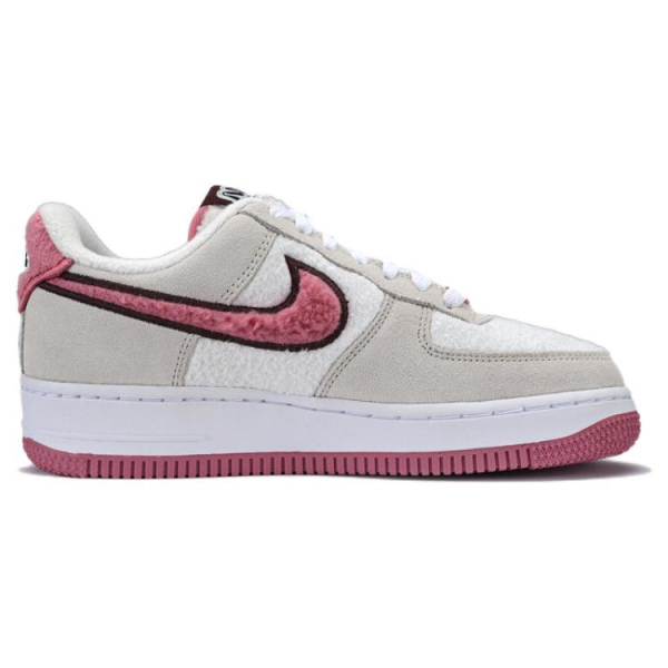 Nike Air Force 1 LX