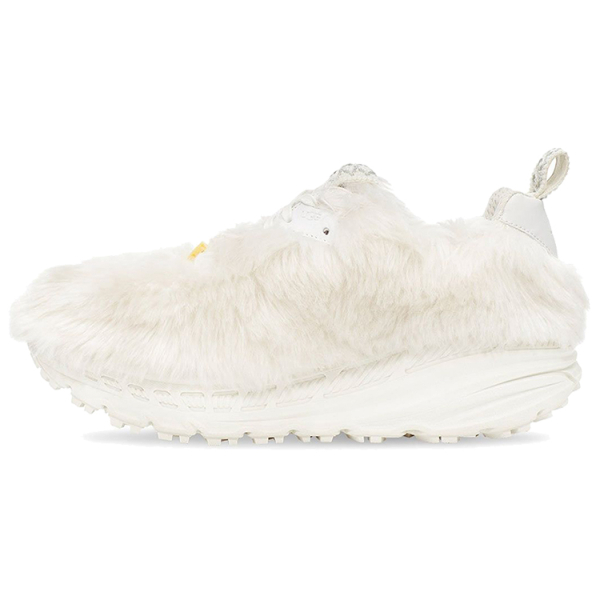 UGG CA805