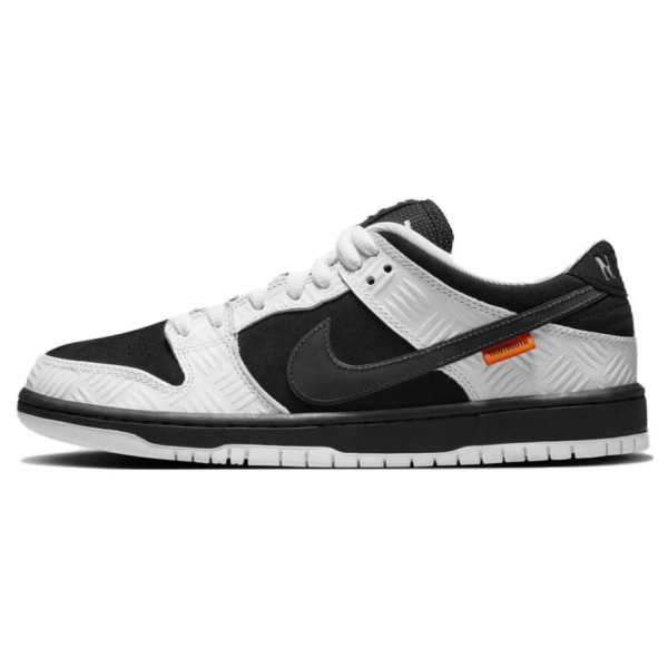 TIGHTBOOTH x Nike Dunk SB Pro "Black and White"