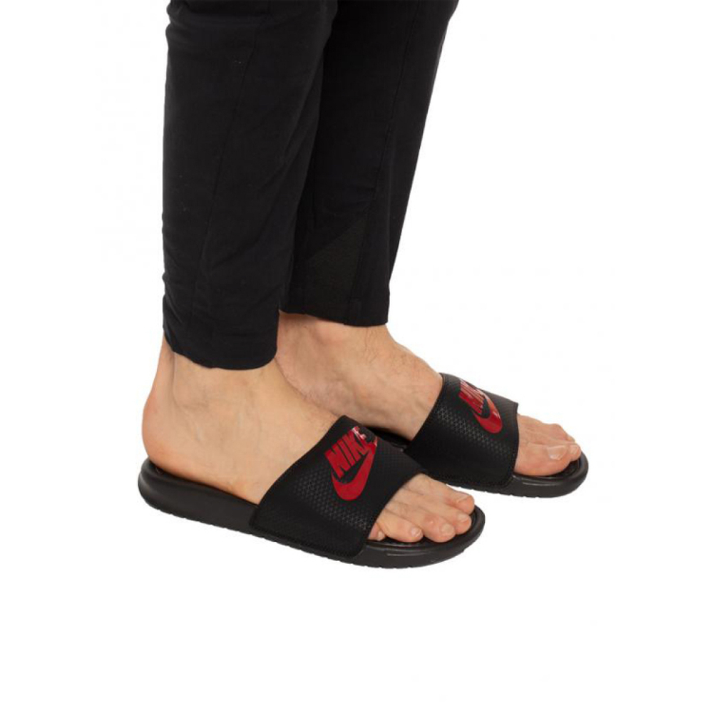 Nike Benassi