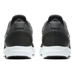 Nike REVOLUTION 3