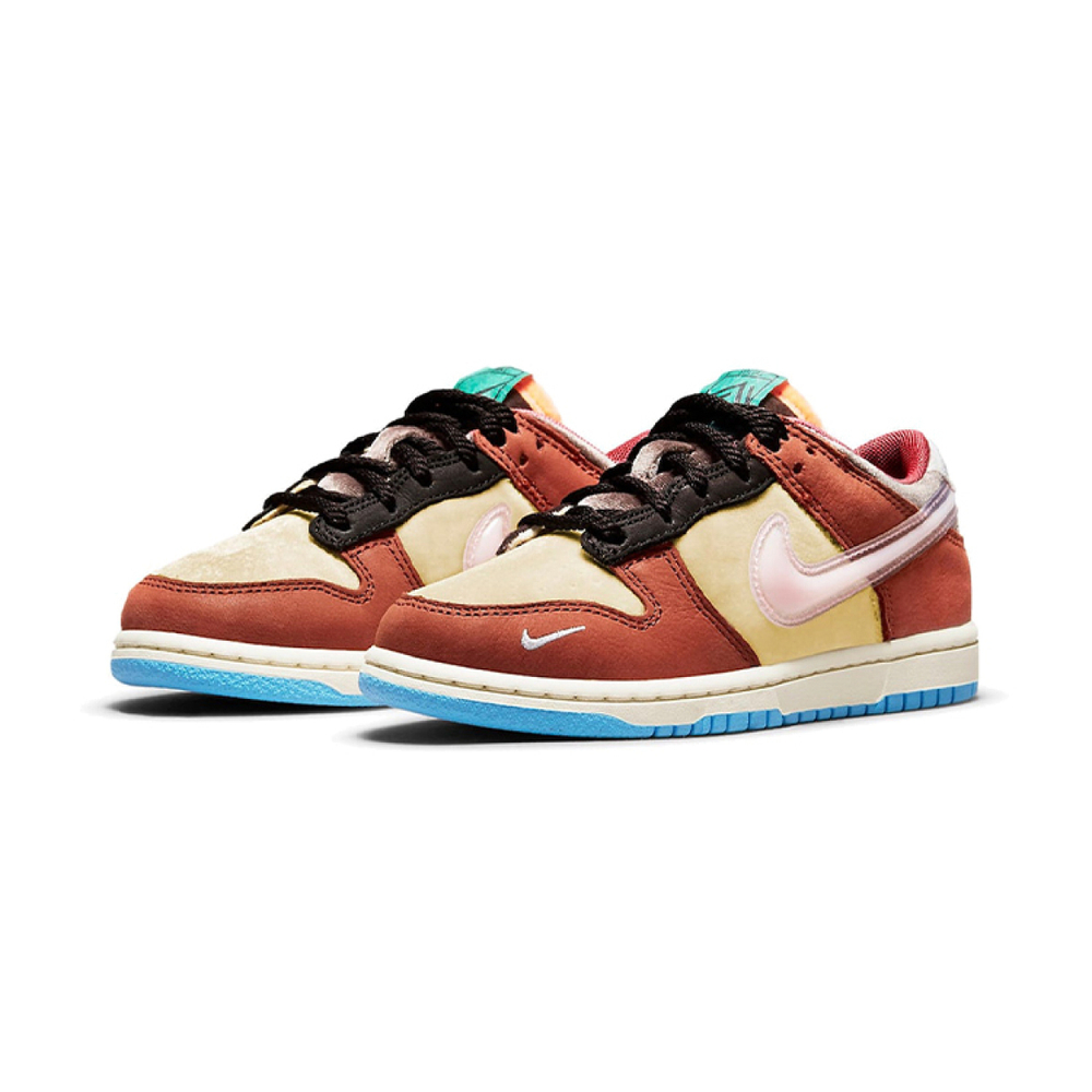 Social Status x Nike Dunk