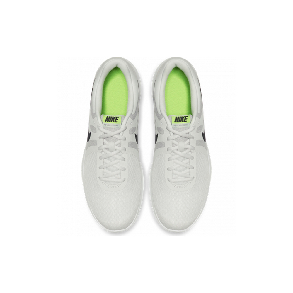 Nike REVOLUTION 4
