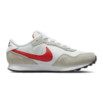 Nike MD Valiant