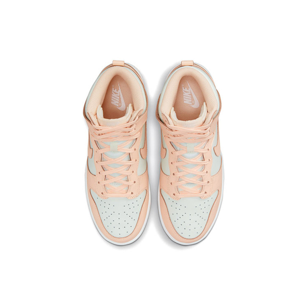 Nike Dunk "Crimson Tint"