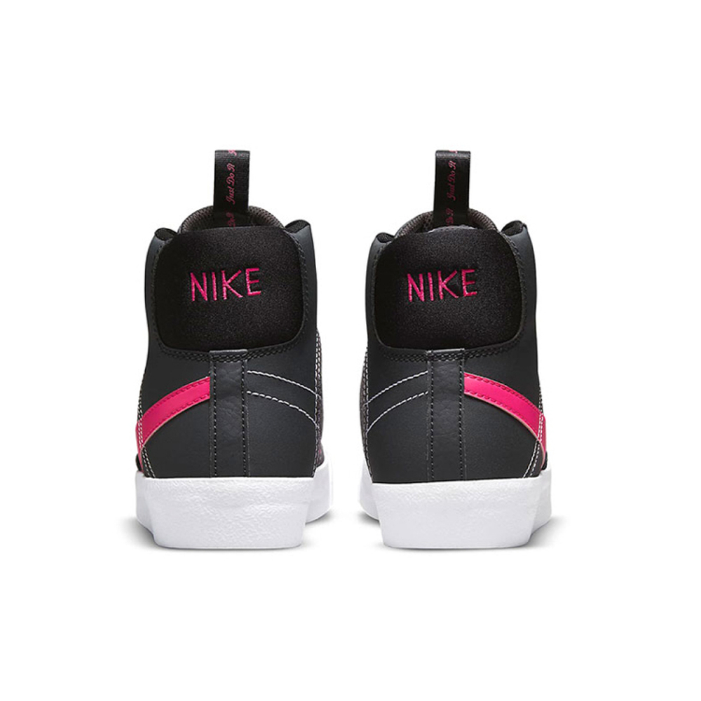 Nike Blazer SE D