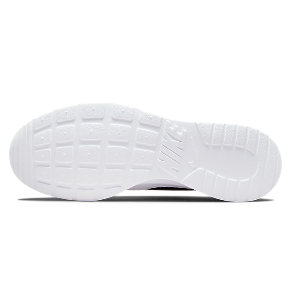 Nike Tanjun