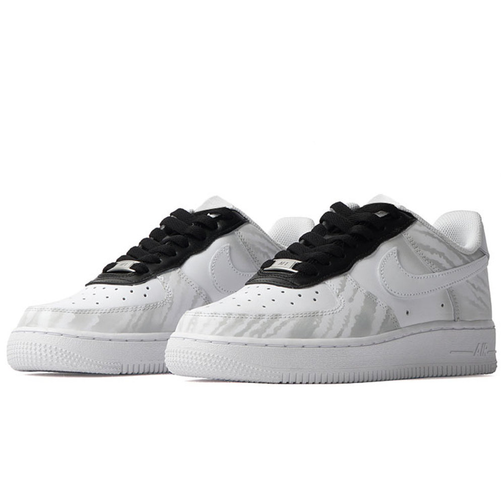 【 】 Nike Air Force 1 1’07