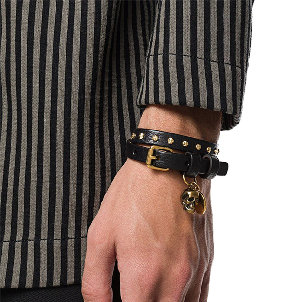 Alexander McQueen ·
