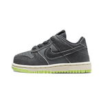 Nike Dunk SE "Halloween"