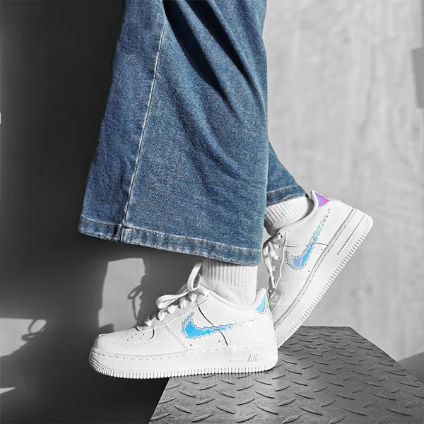 Nike Air Force 1 LV8