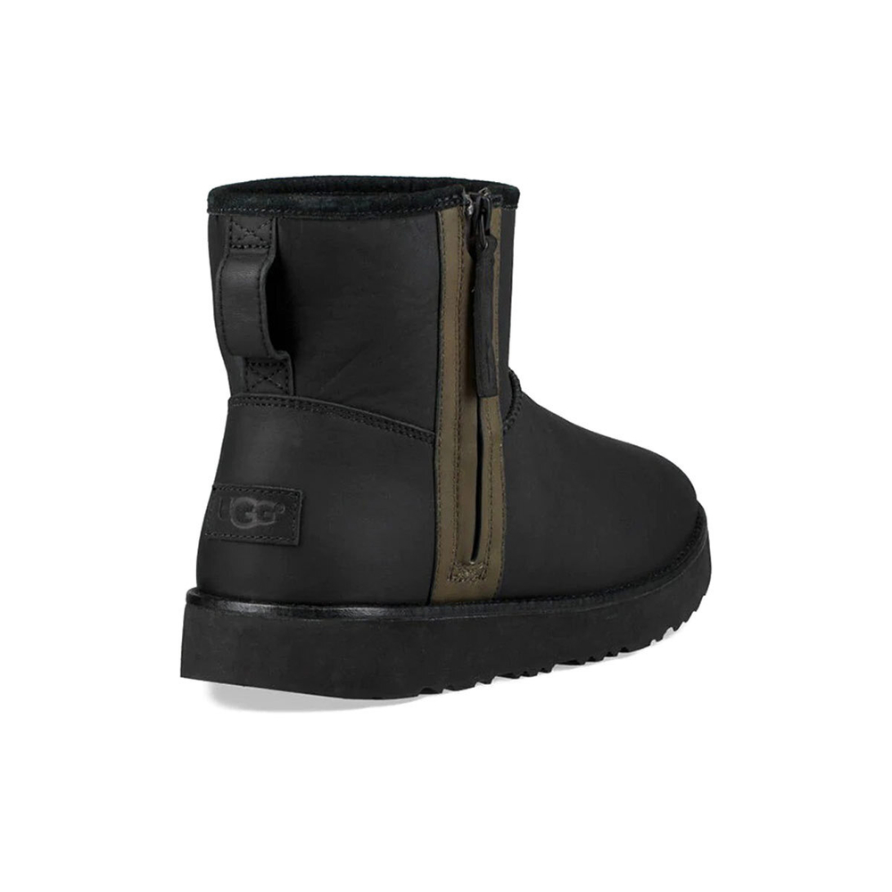 UGG Classic Mini Zip Waterproof