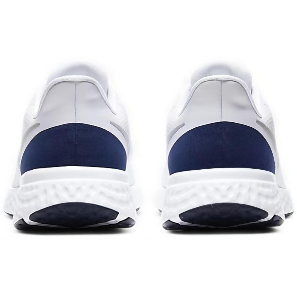 Nike REVOLUTION 5