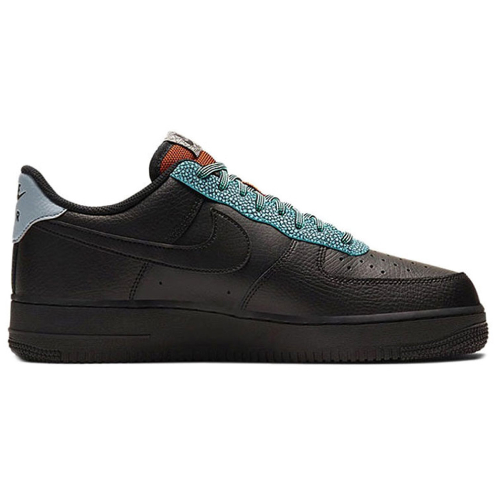 Nike Air Force 1 07 LV8