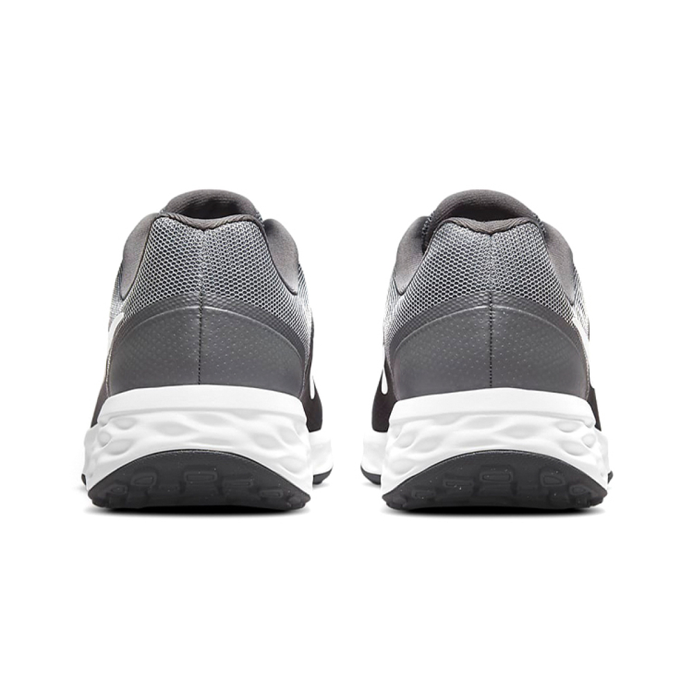 Nike REVOLUTION 6