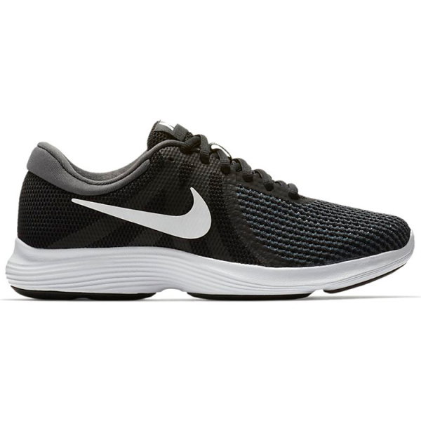Nike REVOLUTION 4