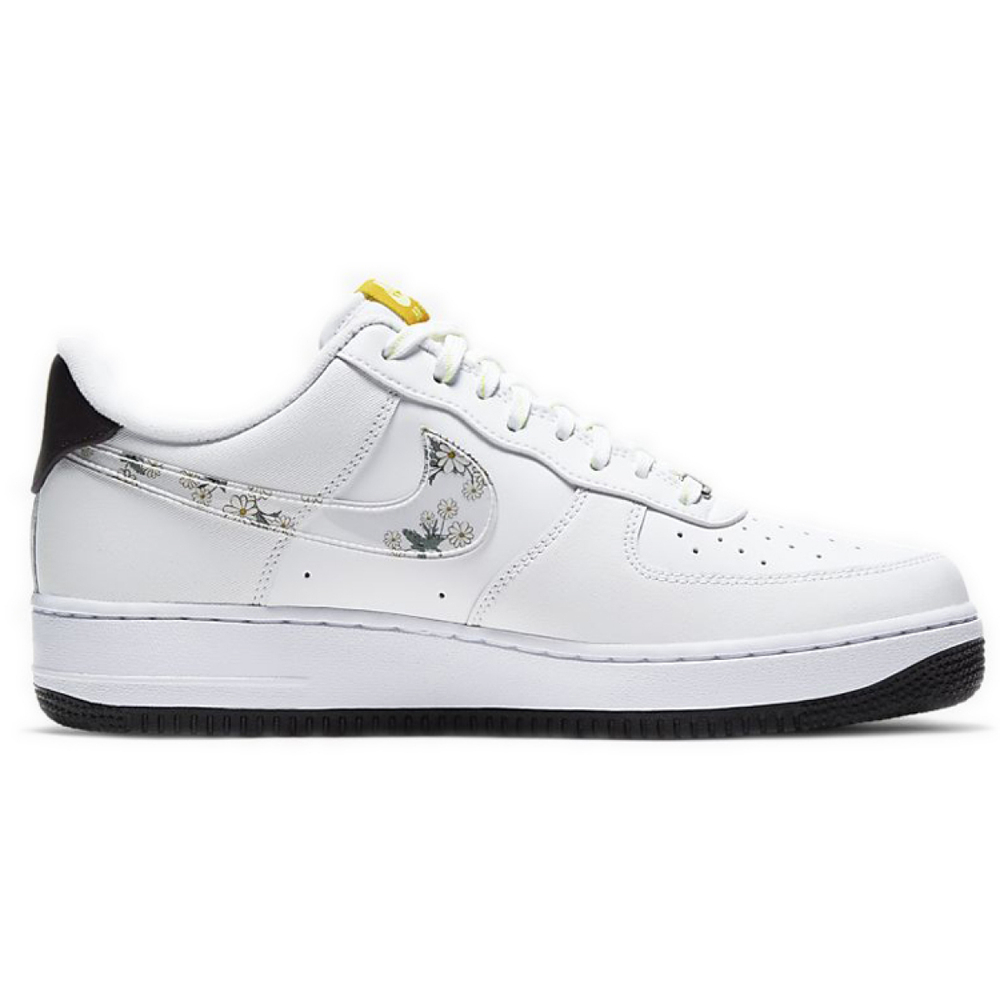 Nike Air Force 1 07 LV8