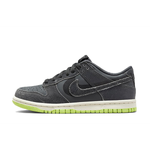 Nike Dunk SE "Halloween"