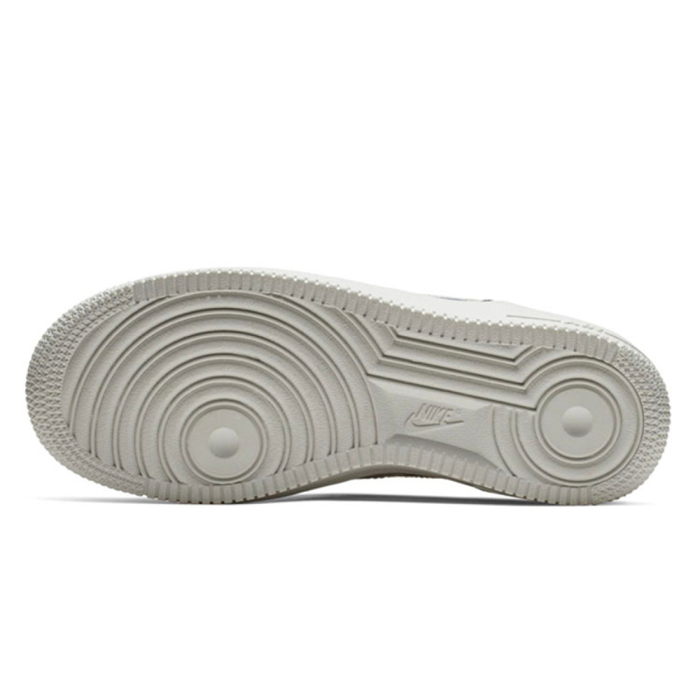 Nike Air Force 1 LV8