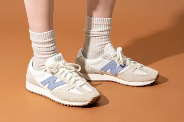 Как ухаживать за кроссовками летом: 5 практичных советов, чтобы обувь пережила жару и осталась как новая Как ухаживать за кроссовками летом: 5 практичных советов, чтобы обувь пережила жару и осталась как новая