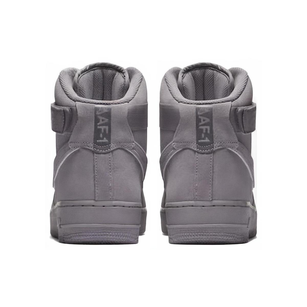 Nike Air Force 1 07 LV8