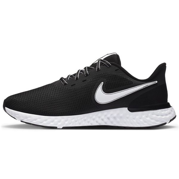 Nike REVOLUTION 5
