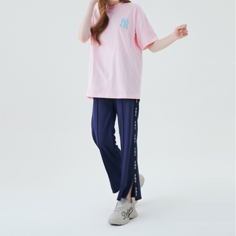 MLB T