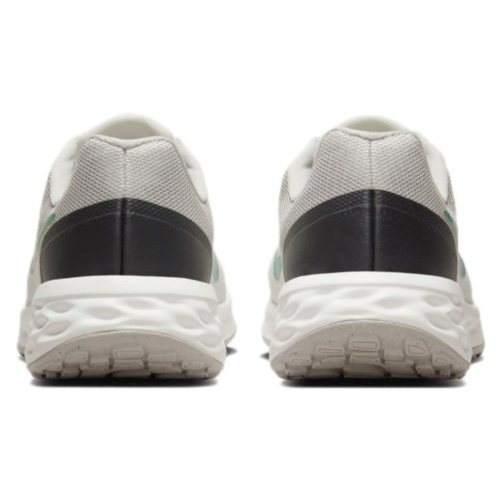 Nike REVOLUTION 6