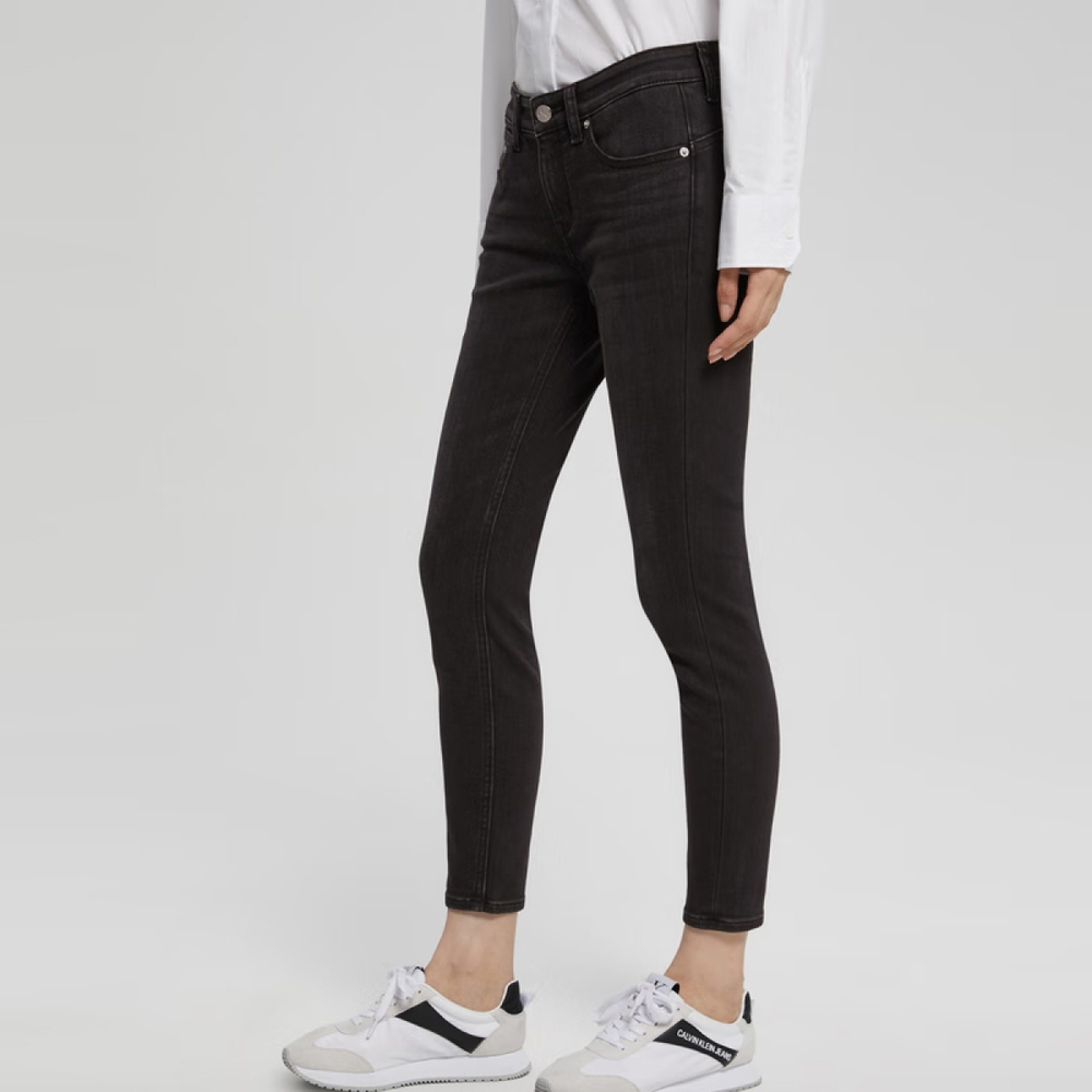 CALVIN KLEIN