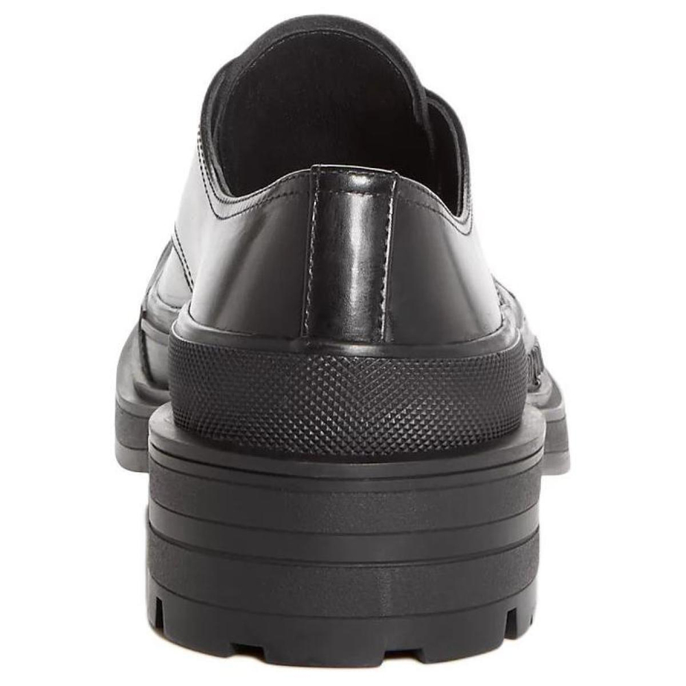 Alexander McQueen Tread Slick logo